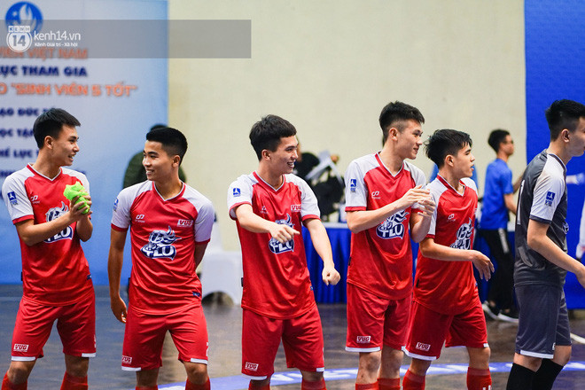 Nam sinh, nữ sinh hàng loạt Đại học lớn ở Hà Nội thi nhau đọ sắc: Trường nào nhiều trai xinh gái đẹp nhất? - Ảnh 9.