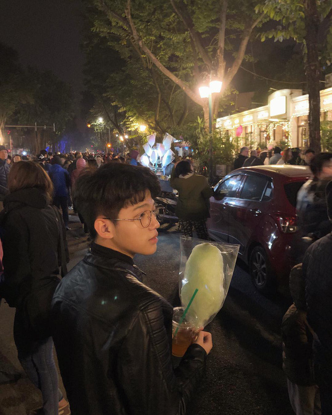 Hội con nhà giàu Việt đón chào thành viên mới: 15 tuổi đã cực kì bảnh bao, đẹp trai như idol Hàn Quốc - Ảnh 8. Hội con nhà giàu Việt đón chào thành viên mới: 15 tuổi đã cực kì bảnh bao, đẹp trai như idol Hàn Quốc - Ảnh 8.