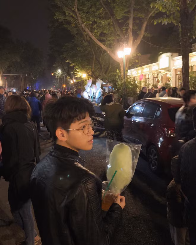 Hội con nhà giàu Việt đón chào thành viên mới: 15 tuổi đã cực kì bảnh bao, đẹp trai như idol Hàn Quốc - Ảnh 8. Hội con nhà giàu Việt đón chào thành viên mới: 15 tuổi đã cực kì bảnh bao, đẹp trai như idol Hàn Quốc - Ảnh 8.