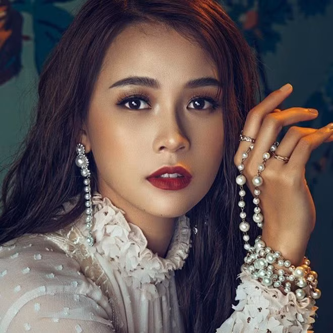 Cham nguong 30, cac hot girl Sai Thanh doi dau gio ra sao? hinh anh 9 