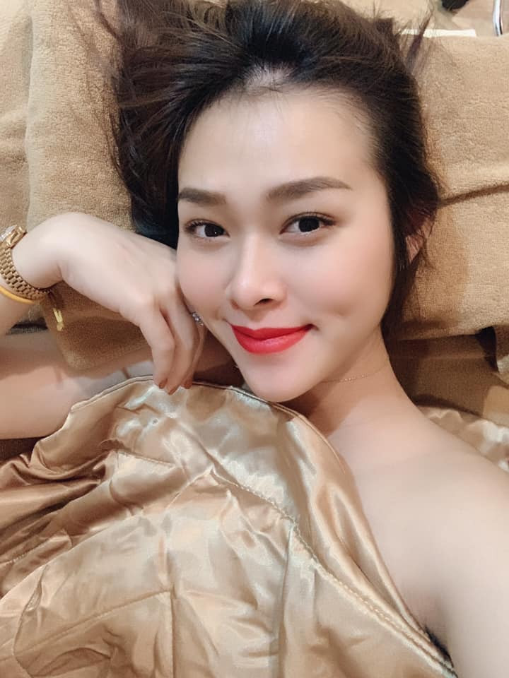 Cuộc sống làm mẹ đơn thân ít ai ngờ của mỹ nhân Việt lấy chồng giàu có năm 19 tuổi ảnh 2 cuoc song lam me don than day bat ngo cua my nhan viet lay chong giau co nam 19 tuoi - 2