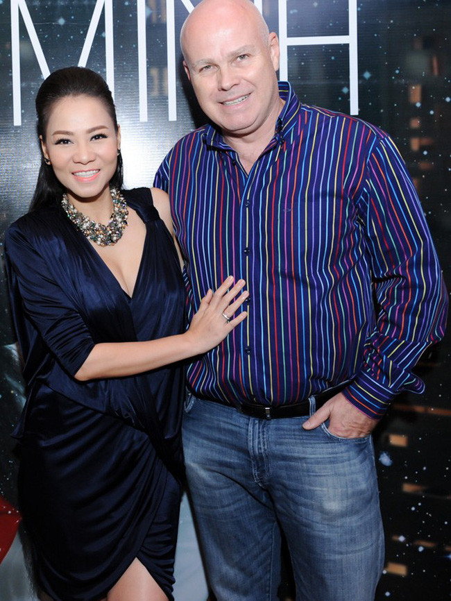 Sao Việt lấy chồng ngoại quốc: Người đổi đời giàu sang tột bậc, kẻ ngậm ngùi tay trắng ra đi - Ảnh 3. Sao Việt lấy chồng ngoại quốc: Người đổi đời giàu sang tột bậc, kẻ ngậm ngùi tay trắng ra đi - Ảnh 3.