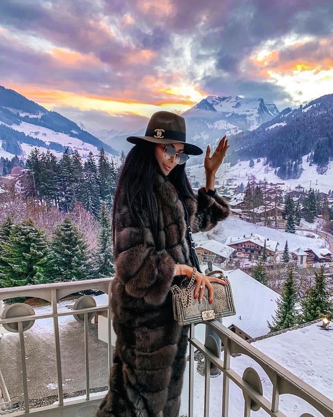 Cuộc sống của hội cậu ấm, cô chiêu này ngập bên những món đồ hiệu đắt đỏ. Cuoc song sang chanh cua