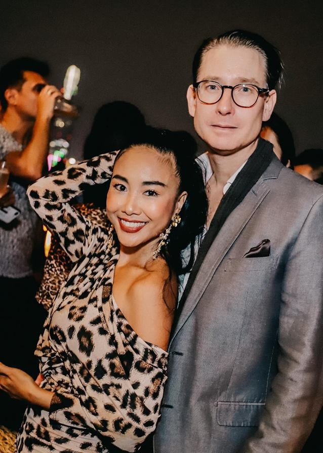 Sao Việt lấy chồng ngoại quốc: Người đổi đời giàu sang tột bậc, kẻ ngậm ngùi tay trắng ra đi - Ảnh 1. Sao Việt lấy chồng ngoại quốc: Người đổi đời giàu sang tột bậc, kẻ ngậm ngùi tay trắng ra đi - Ảnh 1.