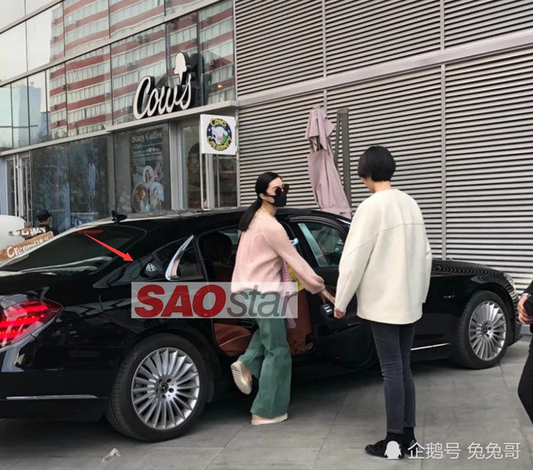 Hình ảnh đập tan tin đồn Phạm Băng Băng bán nhà, xe sang để trả tiền phạt thuế ảnh 4 Hình ảnh này của Phạm Băng Băng đập tan hoàn toàn tin đồn cô phải bán nhà, xe sang để trả tiền phạt thuế