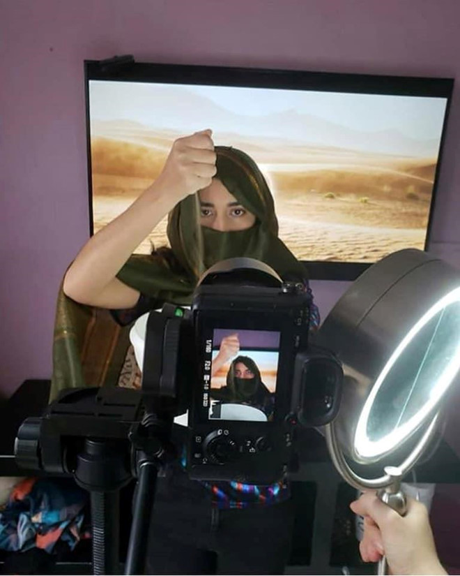 Chỉ cần có bạn làm thiết kế, ảnh xấu đến đâu cũng trở nên chất ngất thế này ảnh 2 Choi voi nguoi ban lam thiet ke, anh xau den dau cung tro nen