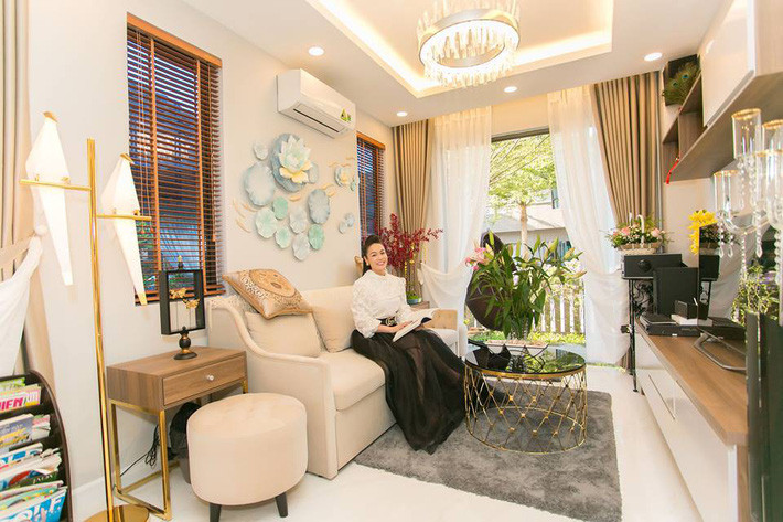 Ngắm biệt thự triệu đô bình yên với khu vườn rực rỡ sắc hoa cùng hồ cá Koi của Nhật Kim Anh giữa lòng Sài Gòn - Ảnh 12. Ngắm biệt thự triệu đô bình yên với khu vườn rực rỡ sắc hoa cùng hồ cá Koi của Nhật Kim Anh giữa lòng Sài Gòn - Ảnh 12.