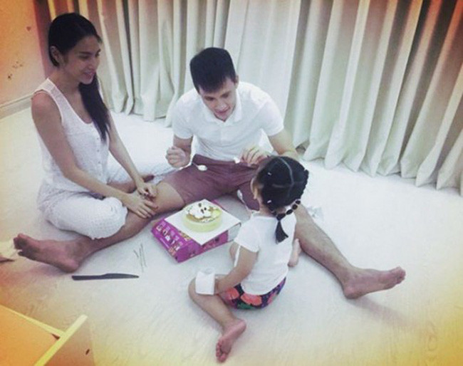 Bị mắng làm màu, chiêu trò khi giấu mặt con gái, Thủy Tiên - Công Vinh và đây là lý do - Ảnh 3. Bị mắng làm màu, chiêu trò khi giấu mặt con gái, Thủy Tiên - Công Vinh và đây là lý do - Ảnh 3.