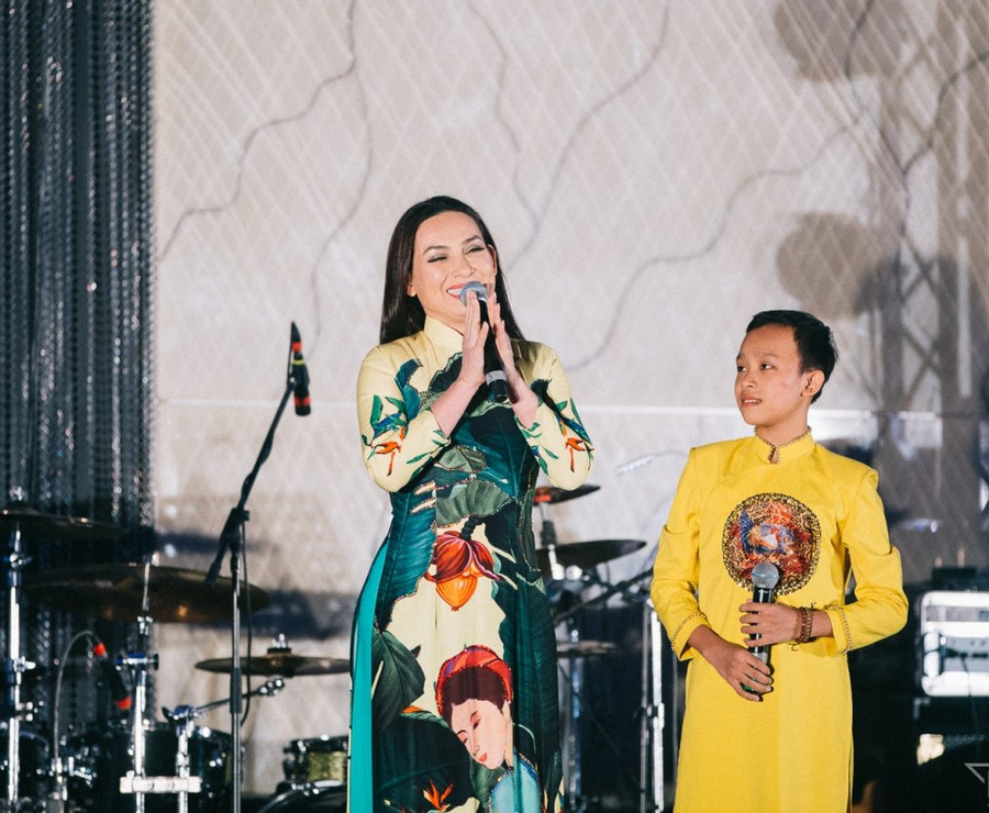 Quán quân "The Voice Kids" Hồ Văn Cường đón tuổi 16 thế nào? ảnh 6 Quan quan