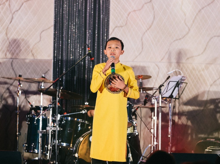 Quán quân "The Voice Kids" Hồ Văn Cường đón tuổi 16 thế nào? ảnh 5 Quan quan