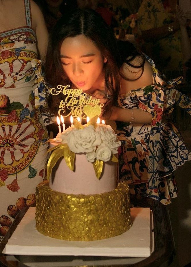 Con gái Hoa hậu Việt và đại gia: Xinh đẹp, thừa kế khối tài sản nghìn tỷ ảnh 15 Con gái Hoa hậu Việt và đại gia: Xinh đẹp, thừa kế khối tài sản nghìn tỷ ảnh 15