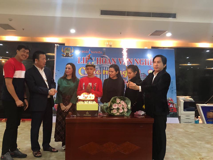 Quán quân "The Voice Kids" Hồ Văn Cường đón tuổi 16 thế nào? ảnh 2 Quan quan