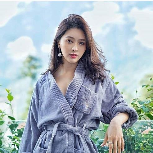 Dàn hot girl xinh đẹp và sang chảnh toàn Hoa hậu, người mẫu của Lào ảnh 12 Dan hot girl xinh dep va sang chanh toan Hoa hau, nguoi mau cua Lao hinh anh 12