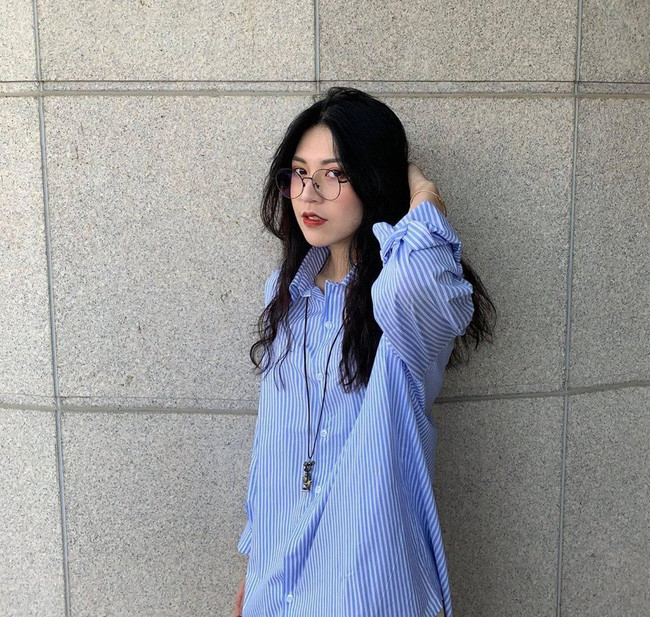 Nữ du học sinh Việt đang được truy lùng info nhiều nhất hôm nay: Nhan sắc như idol Hàn Quốc lại hao hao một Á hậu Việt Nam - Ảnh 2. Nữ du học sinh Việt đang được truy lùng info nhiều nhất hôm nay: Nhan sắc như idol Hàn Quốc lại hao hao một Á hậu Việt Nam - Ảnh 2.