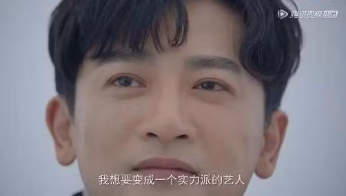 Tô Hữu Bằng trong đoạn video tuyên truyền. Ảnh: Sina.