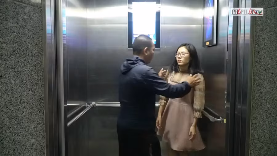 Những cách phòng vệ cho chị em phụ nữ khi đi thang máy một mình không may gặp biến thái