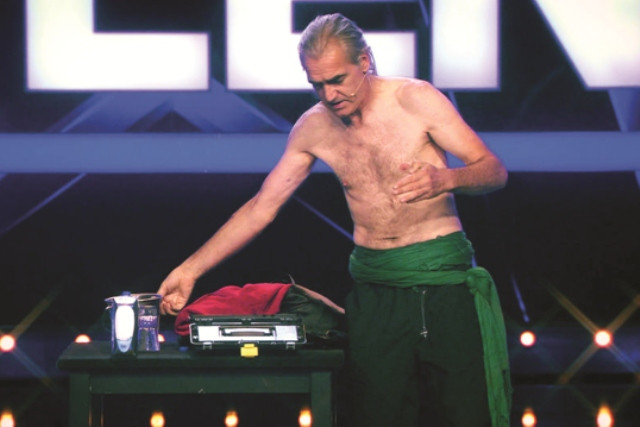 Ông Tim Cridland có khả năng siêu chịu đau