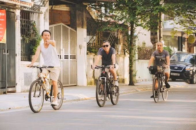 NgÆ°á»i HÃ&nbsp; Ná»i táº­p thá» dá»¥c ven Há» TÃ¢y