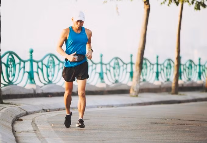 NgÆ°á»i HÃ&nbsp; Ná»i táº­p thá» dá»¥c ven Há» TÃ¢y