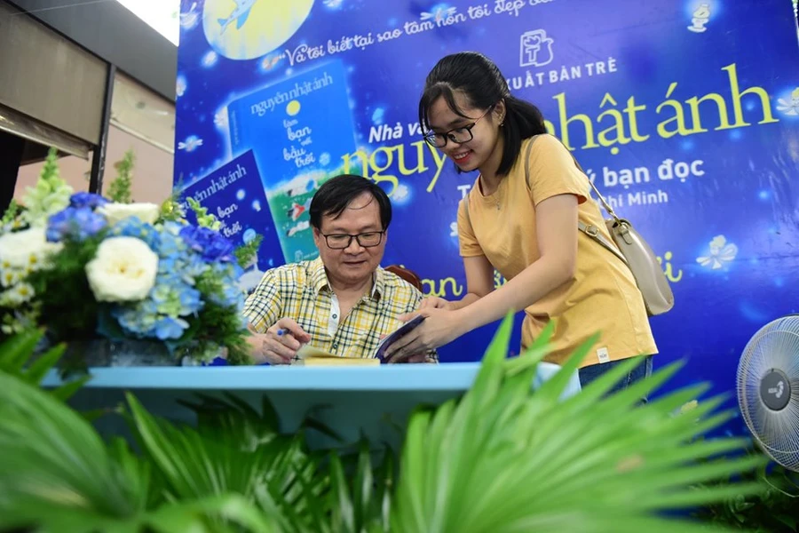 “Làm bạn với bầu trời” cùng Nguyễn Nhật Ánh.