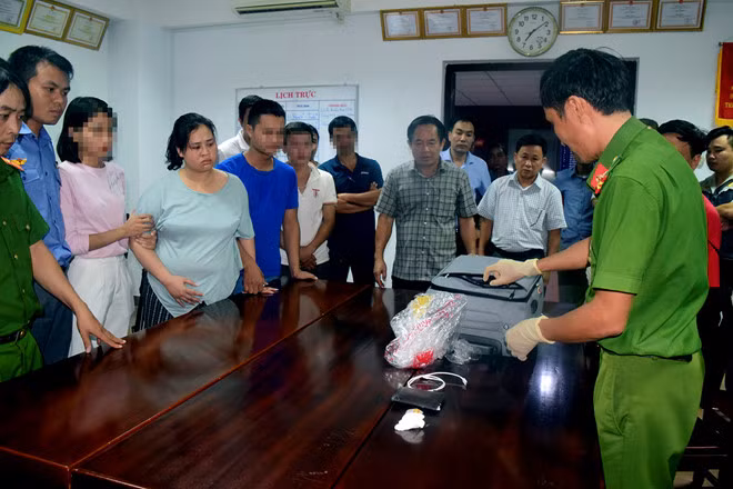 Bắt giữ vụ vận chuyển 30.000 viên ma túy trên tàu hỏa - ảnh 1