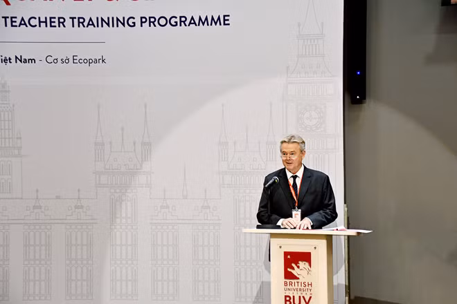 Nâng cao năng lực cho cán bộ quản lý giáo dục và giáo viên trong xu thế toàn cầu hóa - 3