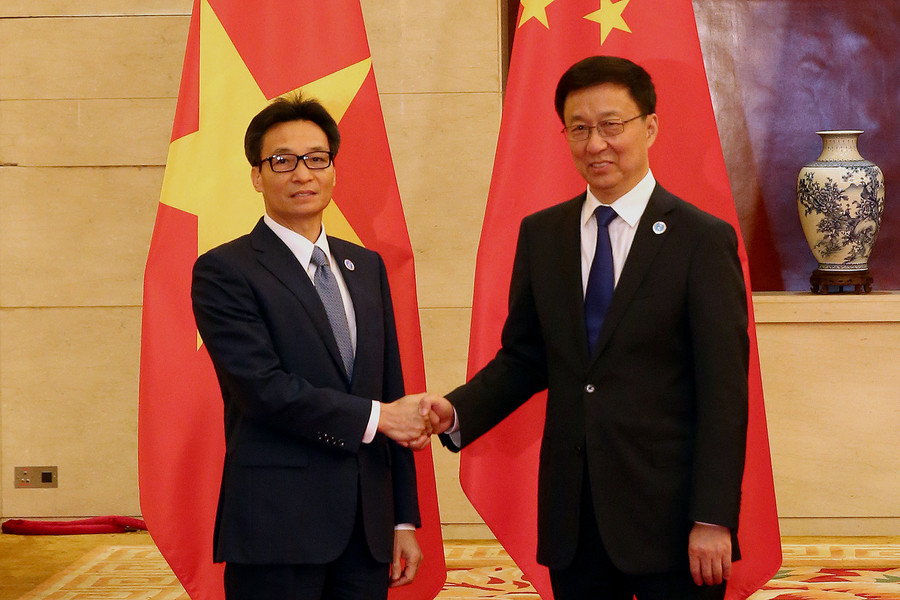 Phó Thủ tướng Vũ Đức Đam và Phó Thủ tướng Trung Quốc Hàn Chính. Ảnh: VGP/Đình Nam Phó Thủ tướng Vũ Đức Đam và Phó Thủ tướng Trung Quốc Hàn Chính. Ảnh: VGP/Đình Nam
