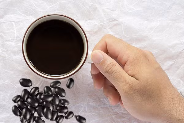 Nước đỗ đen giúp mẹ bầu sinh con đẹp hơn