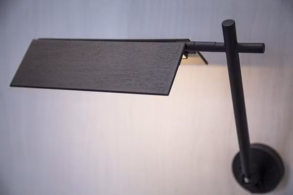 bao tay tram tro voi can nha kinh "treo lo lung" giua rung cay - 15