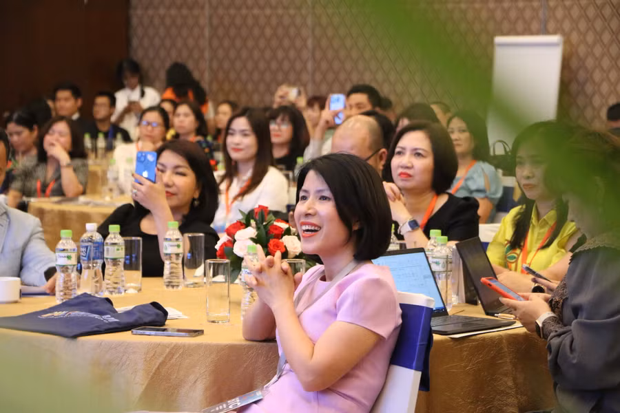 Những chia sẻ của ông Park đều ẩn chứa rất nhiều bài học để các cán bộ quản lý giáo dục có thể học tập.