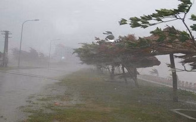 Quảng Bình: Mưa bão chia cắt một số tuyến đường