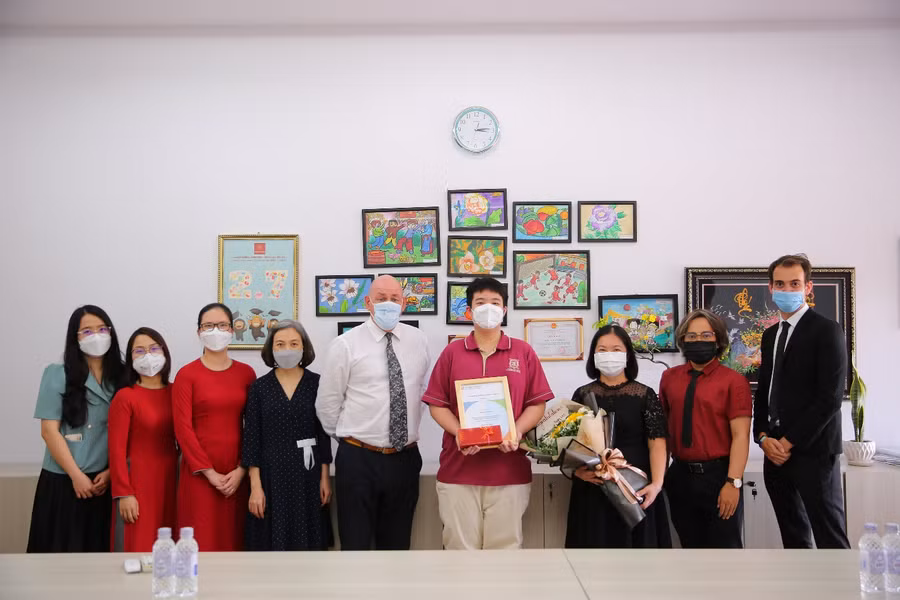 Em Trương Quang Phước, lớp 11G4, cơ sở Garden Hills đạt thành tích cao nhất Quốc gia – “Top In Country” cho môn Toán với số điểm gần tuyệt đối 99/100 trong kỳ thi IGCSE của Cambridge.