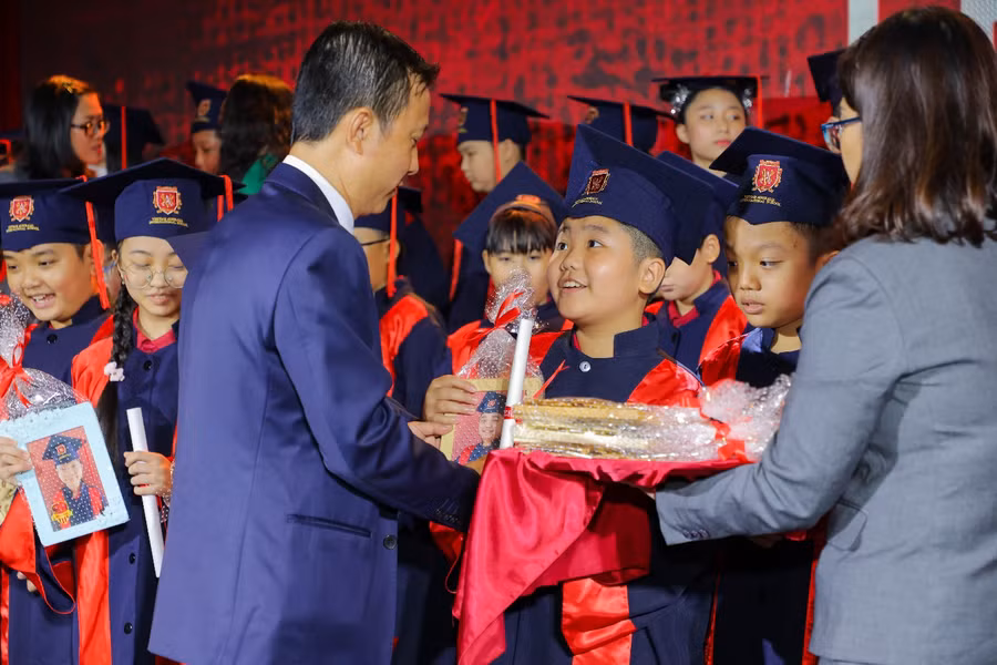 Ở chương trình Cambridge, 25% học sinh lớp 1-8 đạt 3 điểm tuyệt đối A-A* trong cả 3 môn Toán, Tiếng Anh và Khoa học