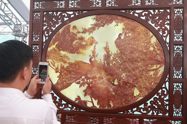 Bức tranh nặng cả tấn, giá vài tỷ khiến ai cũng "choáng" hình ảnh 12 buc tranh nang ca tan, gia vai ty khien ai cung "choang" hinh anh 12