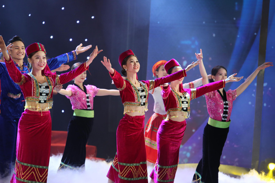 Tiết mục ca nhạc chào mừng Lễ tuyên dương.