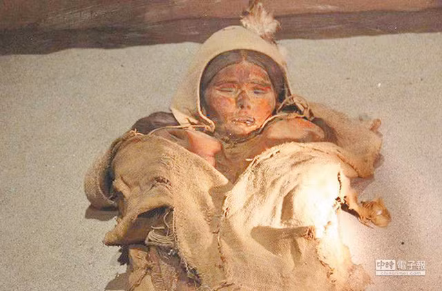 lau lan: vuong quoc co than bi giua long sa mac trung quoc hinh anh 2