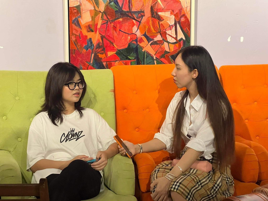 Tác giả và em Bùi Khánh An (trái) - thành viên đồng sáng lập tổ chức Mizu. Tác giả và em Bùi Khánh An (trái) - thành viên đồng sáng lập tổ chức Mizu.