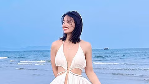 Nữ cung thủ Việt Nam khoe dáng cực 'cháy' trên bãi biển