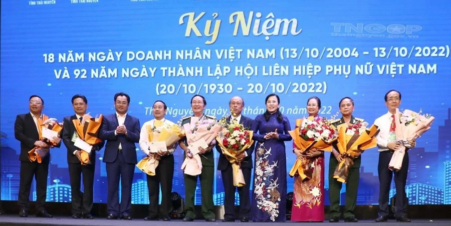 Lễ Kỷ niệm 18 năm ngày doanh nhân Việt Nam (Nguồn:Thainguyen.gov.vn).