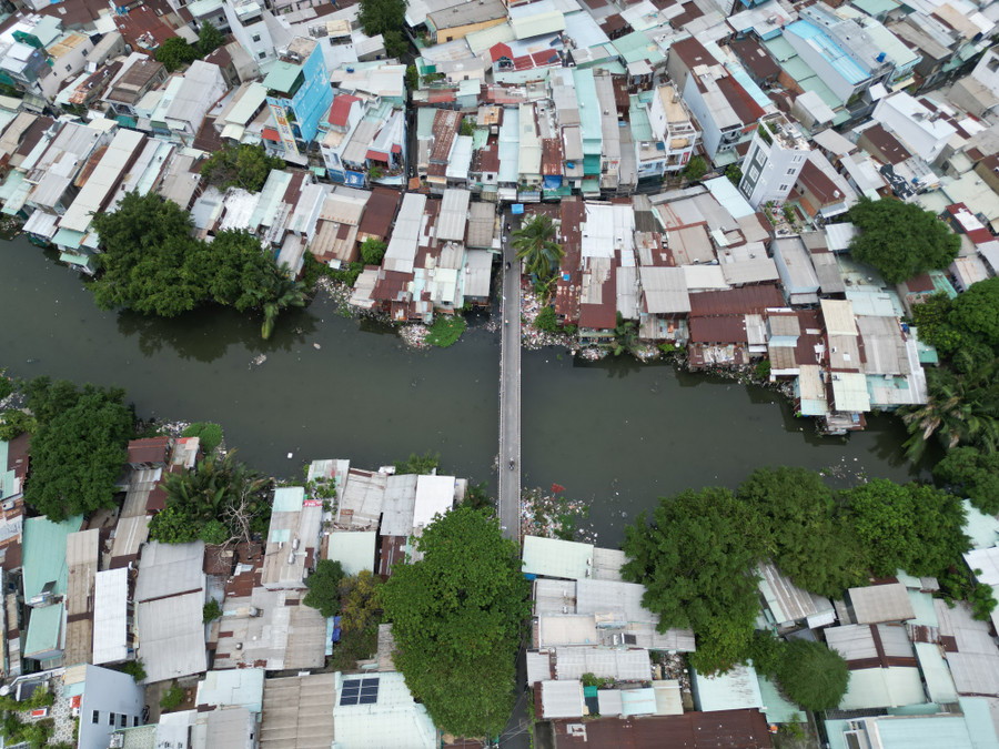 Chủ tịch UBND TPHCM yêu cầu phân tích, làm rõ nguyên nhân cụ thể từng dự án như rạch Xuyên Tâm, khép kín đường Vành đai 2… vì sao chậm. (Ảnh: L.Y) Chủ tịch UBND TPHCM yêu cầu phân tích, làm rõ nguyên nhân cụ thể từng dự án như rạch Xuyên Tâm, khép kín đường Vành đai 2… vì sao chậm. (Ảnh: L.Y)