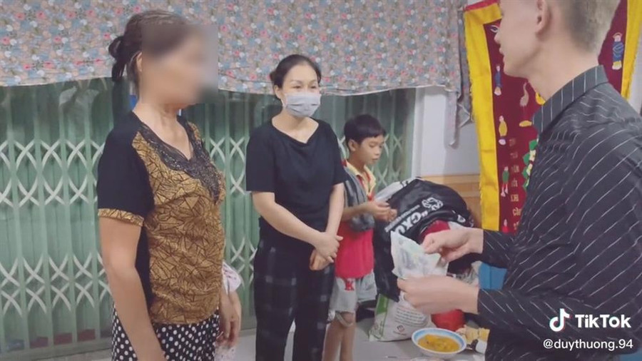 Lợi dụng người quá cố, Duy Thường TV bị chỉ trích nặng nề. Lợi dụng người quá cố, Duy Thường TV bị chỉ trích nặng nề.