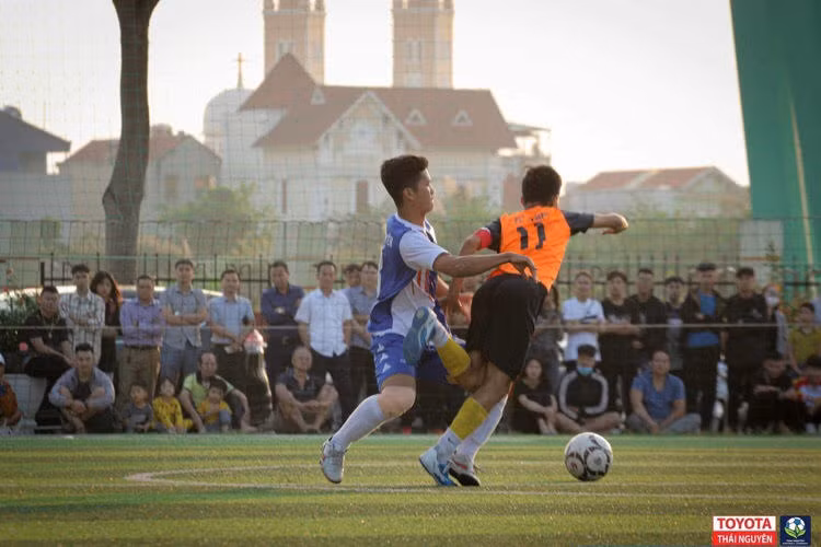 Trường THPT Thái Nguyên vô địch giải bóng đá HKPĐ tỉnh lần thứ XVII ảnh 4