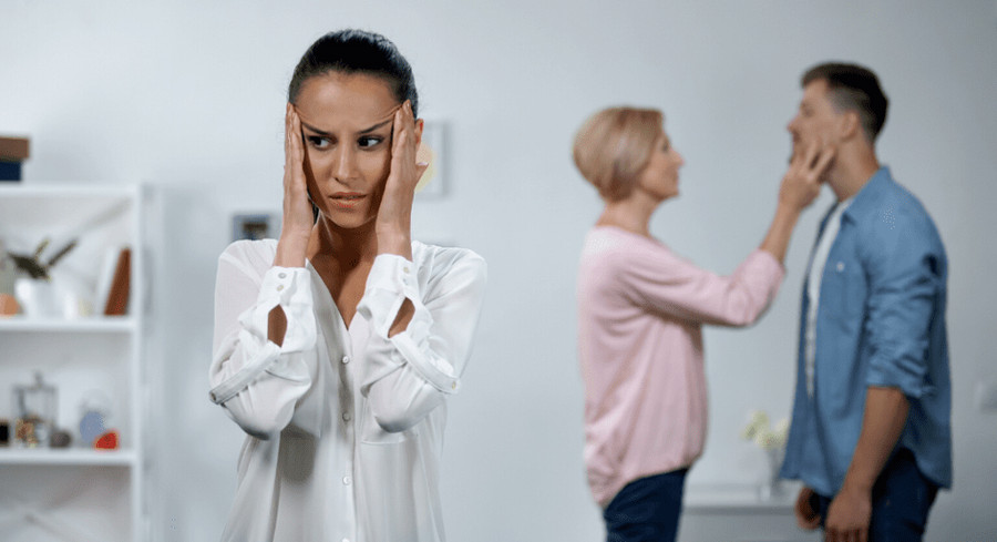 Tạo khoảng cách trong mối quan hệ độc hại có thể làm giảm bớt căng thẳng. (Ảnh: ITN). Tạo khoảng cách trong mối quan hệ độc hại có thể làm giảm bớt căng thẳng. (Ảnh: ITN).