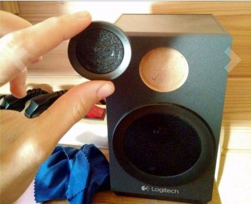 Loa chỉ có tác dụng trang trí. Loa chỉ có tác dụng trang trí.