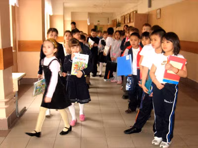 Thực trạng của học sinh nhập cư trong các trường phổ thông Nga