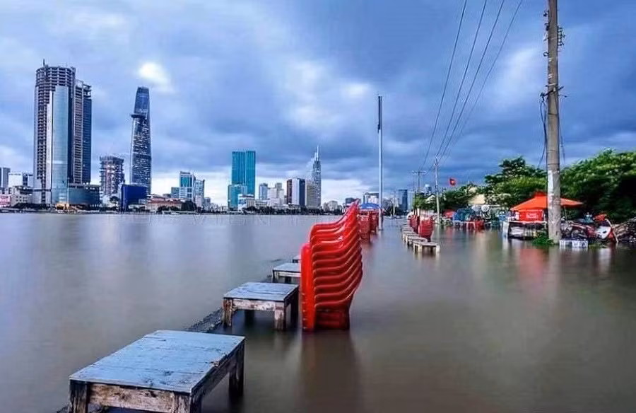 Toàn cảnh TP.HCM bị ngập vì triều cường (ảnh CTV).