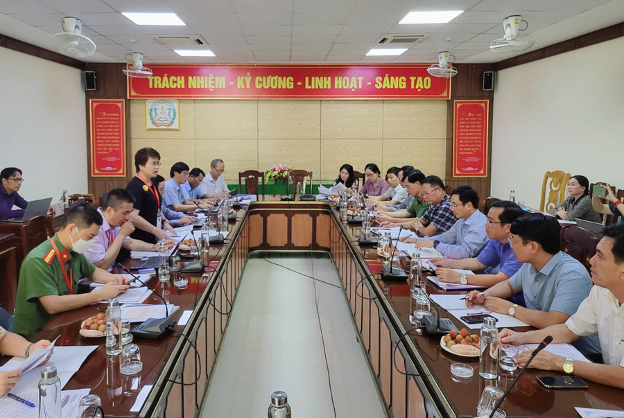 Đoàn kiểm tra lưu ý, Quảng Bình cần đảm bảo an ninh, an toàn cho tất cả thí sinh và cán bộ tham gia làm thi. Đoàn kiểm tra lưu ý, Quảng Bình cần đảm bảo an ninh, an toàn cho tất cả thí sinh và cán bộ tham gia làm thi.