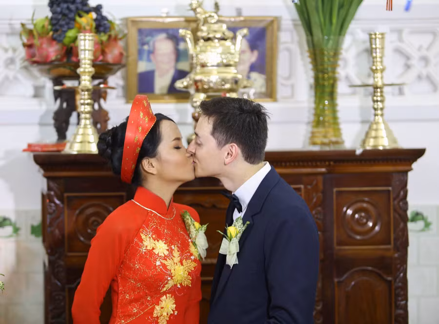 Cuộc sống làm dâu sướng như bà hoàng của cô gái Việt lấy chồng Pháp