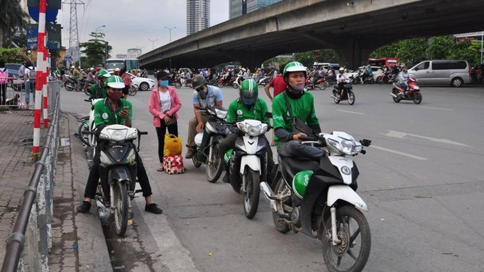 Bát nháo dừng đỗ, đón trả khách quanh bến xe Mỹ Đình ảnh 7 Bát nháo dừng đỗ, đón trả khách quanh bến xe Mỹ Đình ảnh 7