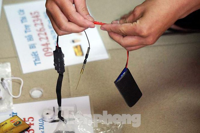 Bắt đường dây cung cấp tai nghe siêu nhỏ phục vụ gian lận thi cử ảnh 9 Bắt đường dây cung cấp tai nghe siêu nhỏ phục vụ gian lận thi cử ảnh 9